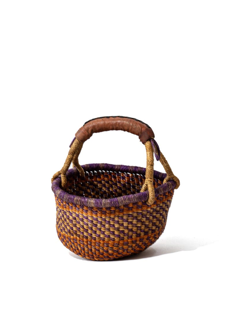 Small Round Bolgatanga Basket – Handwoven Elephant Grass, Pattern A