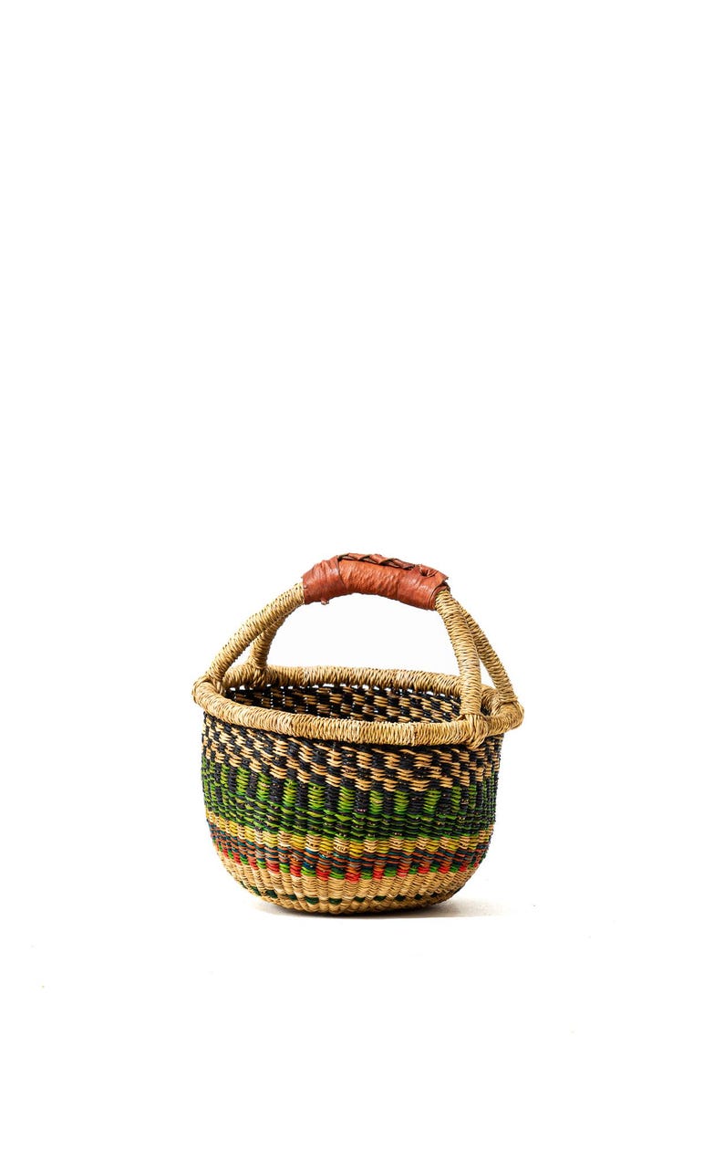 Small Round Bolgatanga Basket – Handwoven Elephant Grass, Pattern B