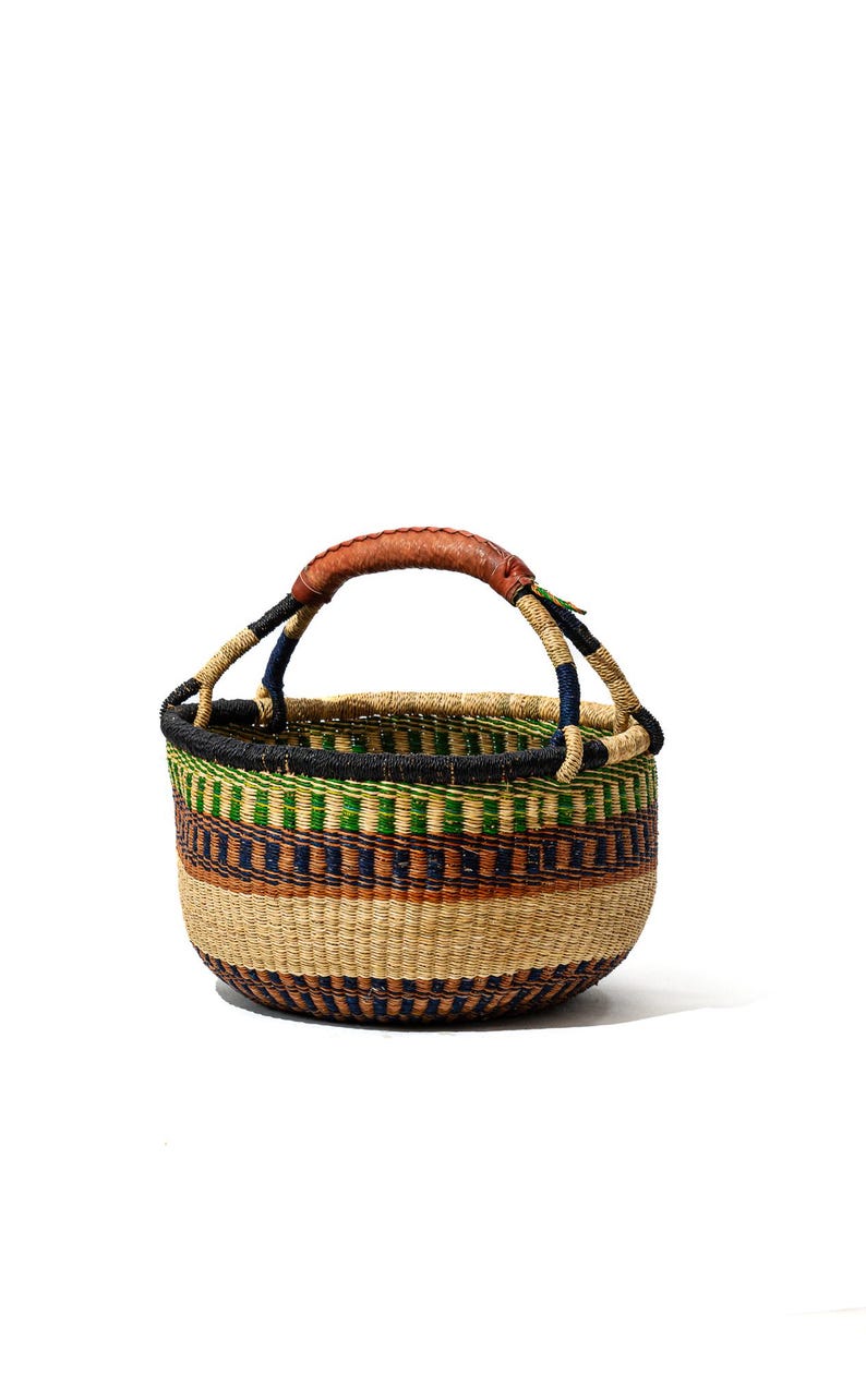Large Round Bolgatanga Basket – Handwoven, 42 cm Diameter